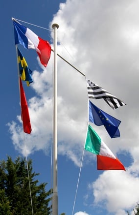 Centre Missionnaire Carhaix -drapeaux